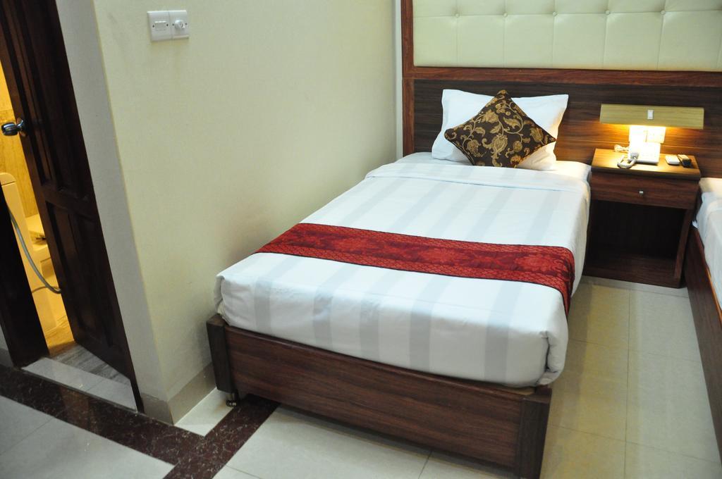 Hotel Naz Garden Bogra Værelse billede